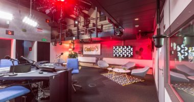 Nouveau studio pour Couleur 3, qui accompagne la nouvelle grille introduite à la rentrée 2017.