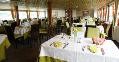 La salle de restaurant du bateau MS Michelangelo