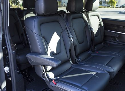 6 places à l'arrière, 1 place à côté du chauffeur ®AtelierG+P