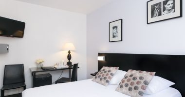 Chambre standard à l'hôtel Méditerranée 3*, Menton, Côte d'Azure