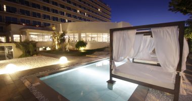 BG Hotel Java - lits balinais